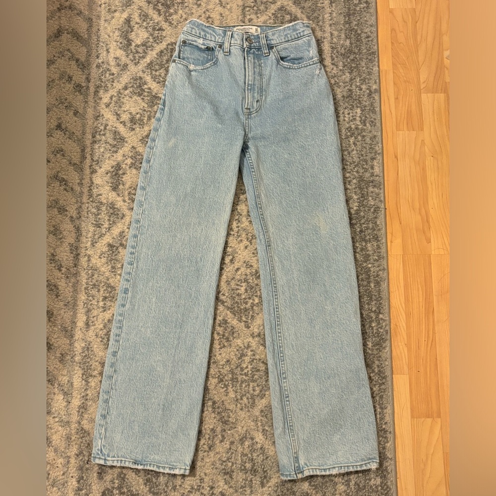 Abercrombie High Rise 90s Relaxed Jeans Light Wash